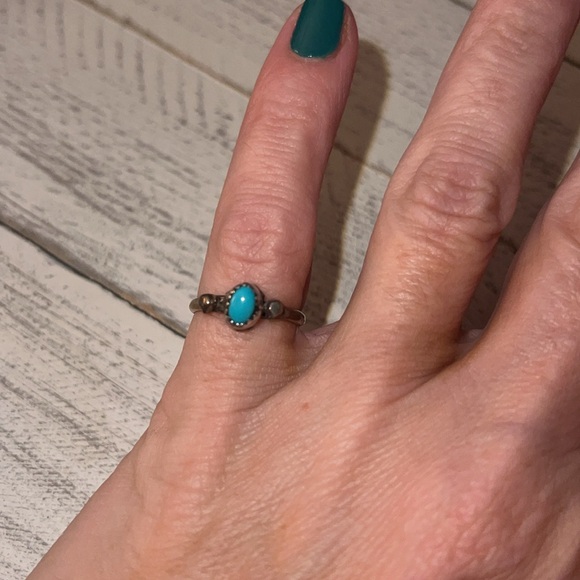 Sterling Silver Vintage Navajo ring size 4.5 - Picture 2 of 5